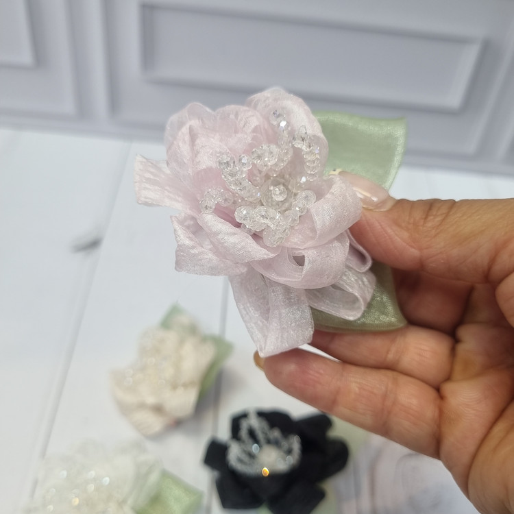 گیره انبری رز مجلسی حریر طرح۳